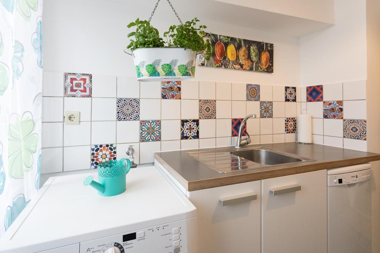 French Balcony - 45M² - Szeneviertel Apartment Vienna Exterior photo