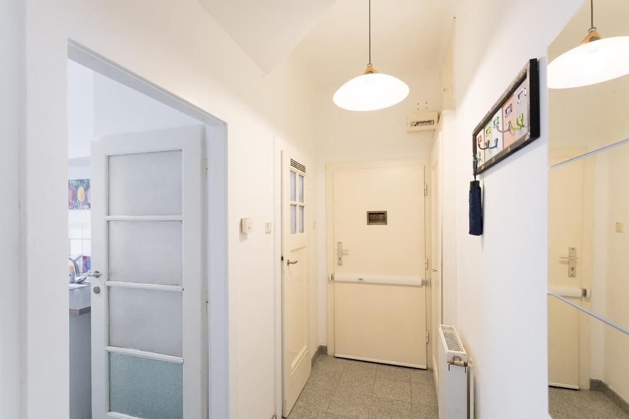 French Balcony - 45M² - Szeneviertel Apartment Vienna Exterior photo