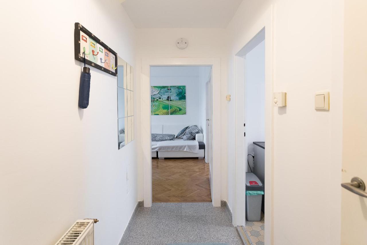 French Balcony - 45M² - Szeneviertel Apartment Vienna Exterior photo