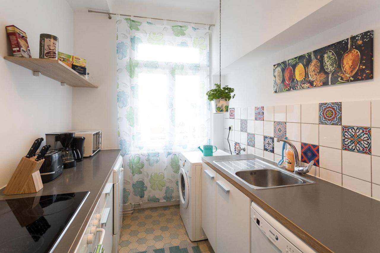 French Balcony - 45M² - Szeneviertel Apartment Vienna Exterior photo